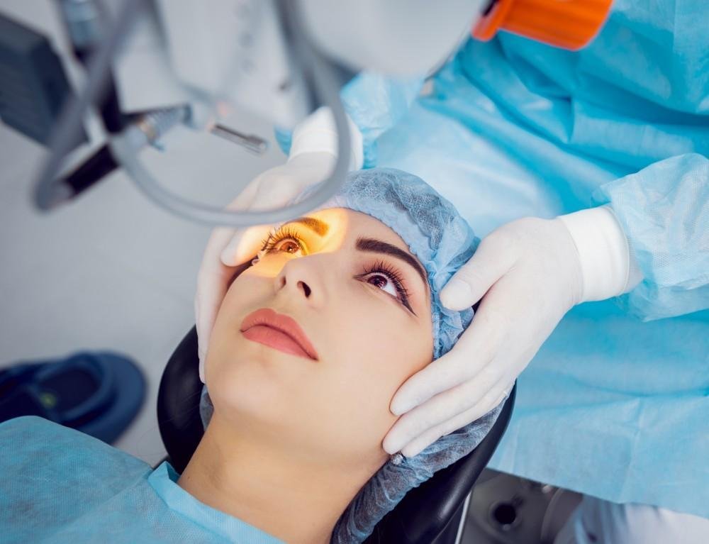 تكلفة عملية المياه البيضاء في العين